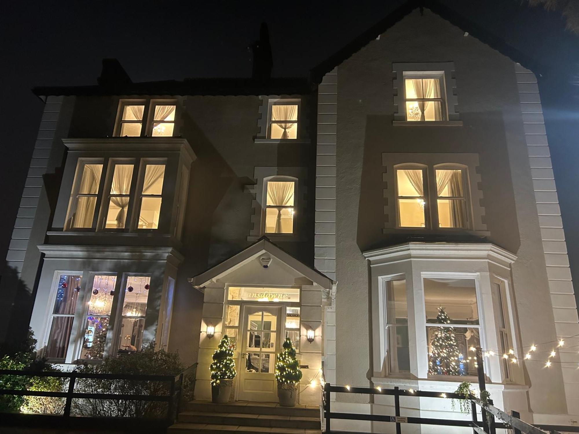 Lansdowne House With Private Car Park Hotel Llandudno Exterior photo
